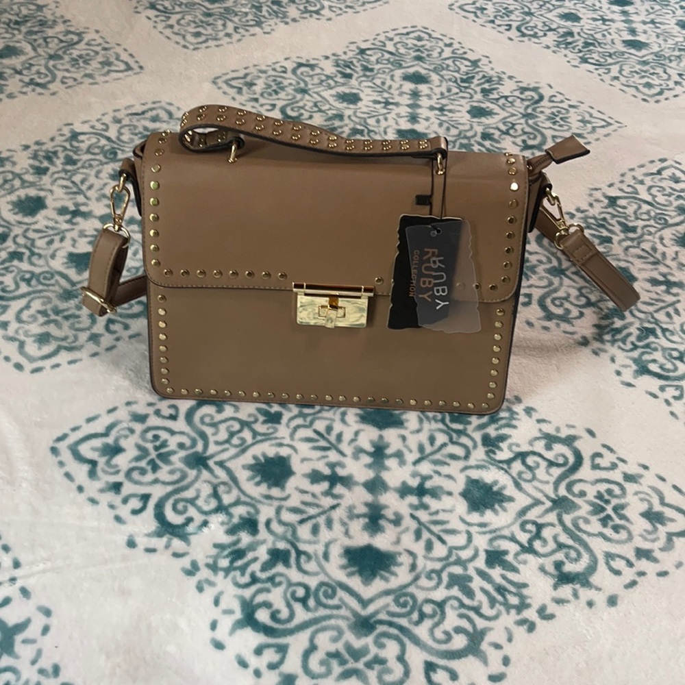 Elegant stud tote